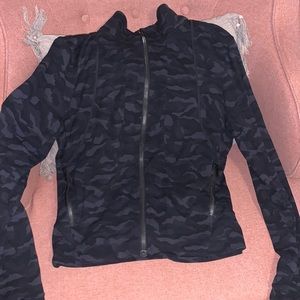 Cropped zip up jacket Lululemon black camo